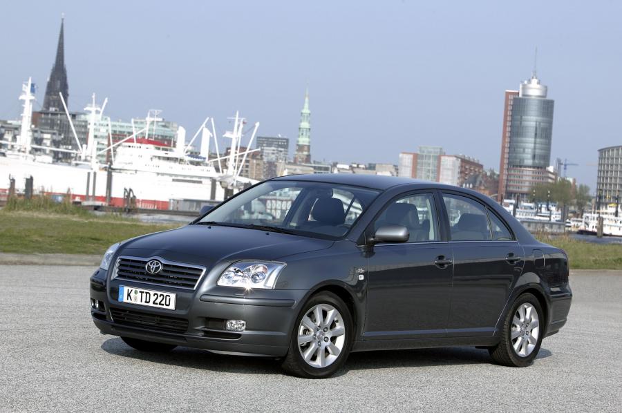  Toyota Avensis 2003 года  (фото 21 из 114)